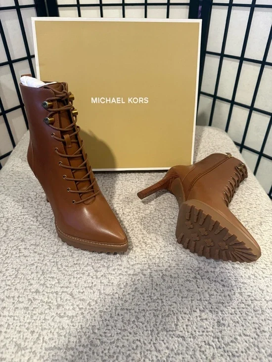 Michael Kors Lace-Up Heeled Ankle Boots Brown Leather Lug Sole Combat Size 7 - Picture 2 of 4